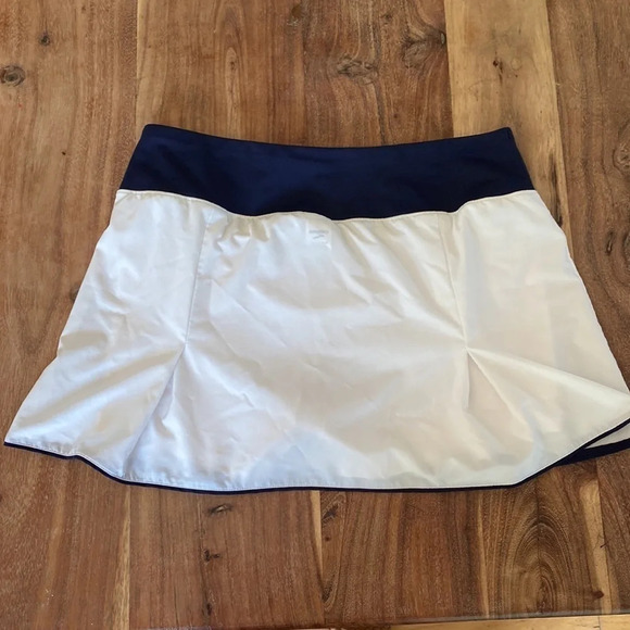 Brooks Women’s Running tennis hiking Skirt - Picture 4 of 9